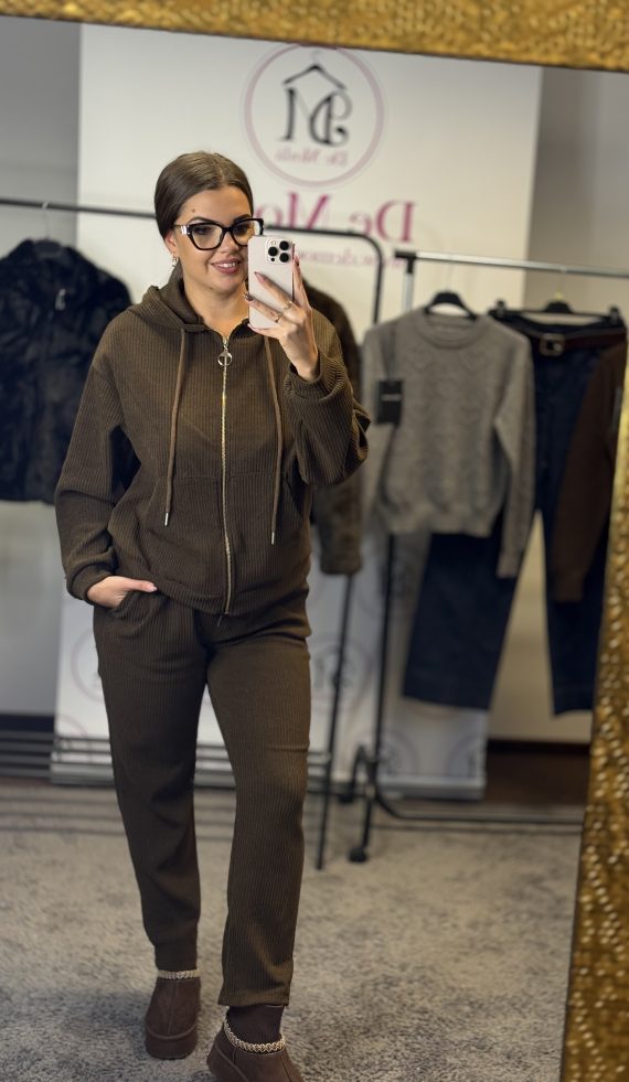 Kordbársony hatású melegítő szett-csokibarna