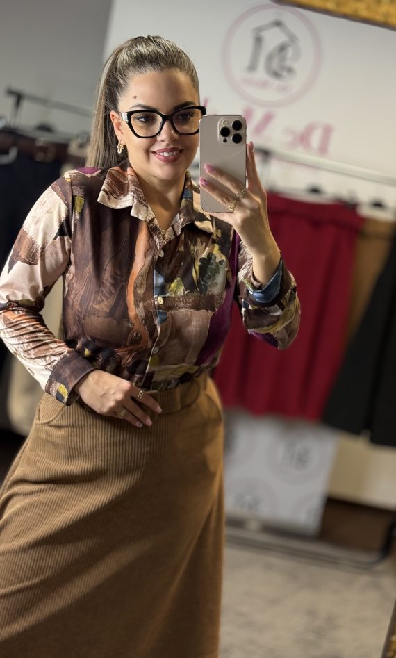 Puha anyagú,elasztikus,mintás ing-barna alap