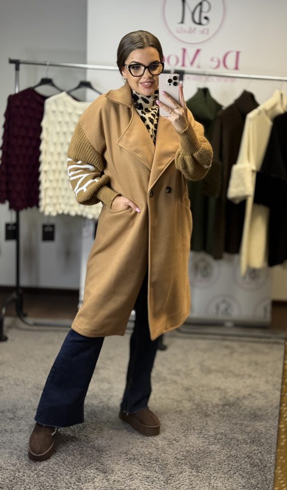 LOVE feliratú,kötött ujjú,elől gombos hosszú kabát-mogyoróbarna