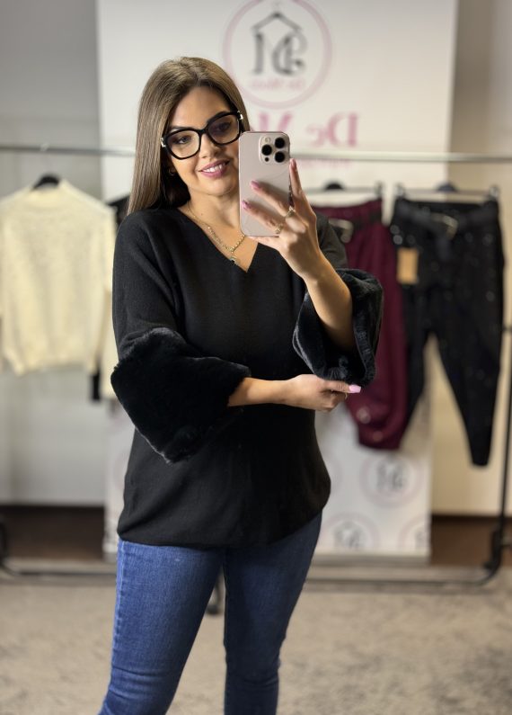 V nyakú,elasztikus felső szőrmés ujjal-fekete