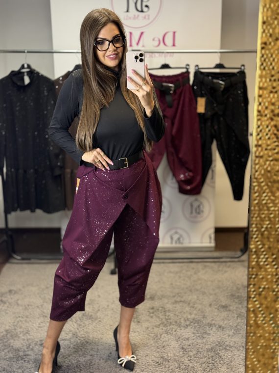 Különleges,elől átlapolt fazonú,csillogós alkalmi nadrág,hozzá tartozó övvel-burgundi