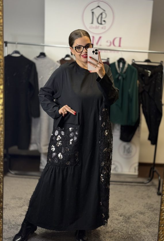 Prémium minőségű,nagyméretű,elől zsebes maxi ruha csillámos dísszel-fekete