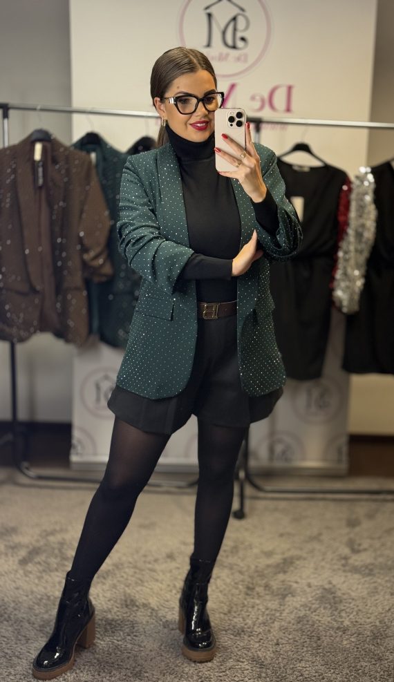 Csillogó,apró ezüst színű strasszköves,háromnegyedes ujjú zakó-méregzöld