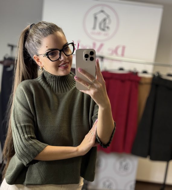 Rövid fazonú,háromnegyedes ujjú garbó-keki