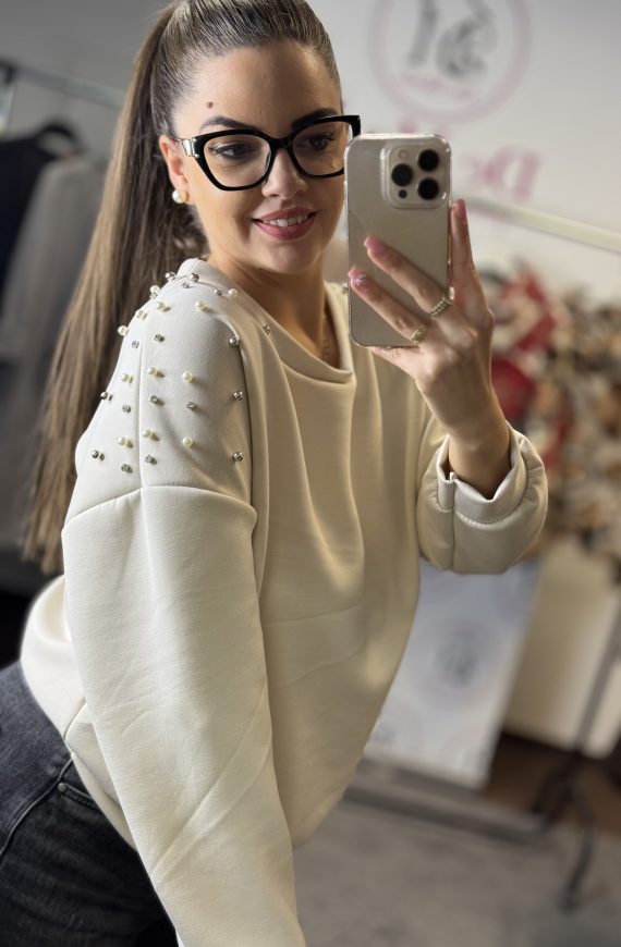 Vállánál kövekkel/gyöngyökkel díszített,puha anyagú,elasztikus felső-bézs