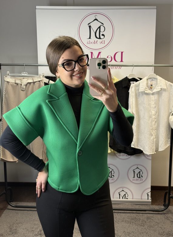 Galléros,elől gombos kiskabát-zöld