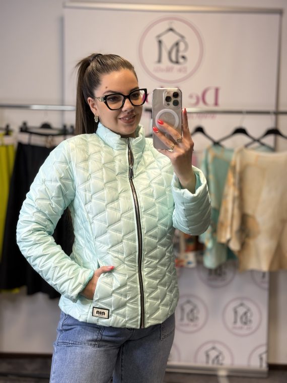 Karcsúsított,steppelt kiskabát-menta