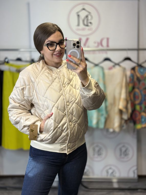 Steppelt,gombos bomberdzseki-bézs