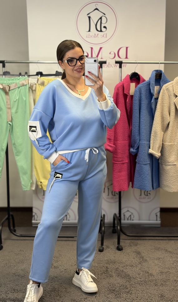 V nyakú melegítő szett-babakék