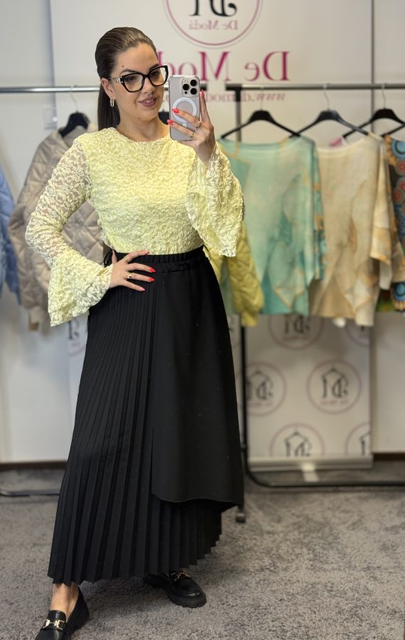 Derekánál gumis,plisszírozott szoknya-fekete