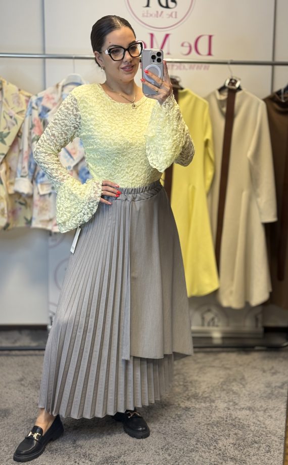 Derekánál gumis,plisszírozott szoknya-szürke