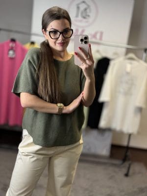 Puha anyagú,elasztikus basic póló-keki
