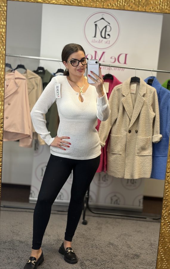 Vékony,kötött tunika,mellénél gyöngy dísszel-fehér